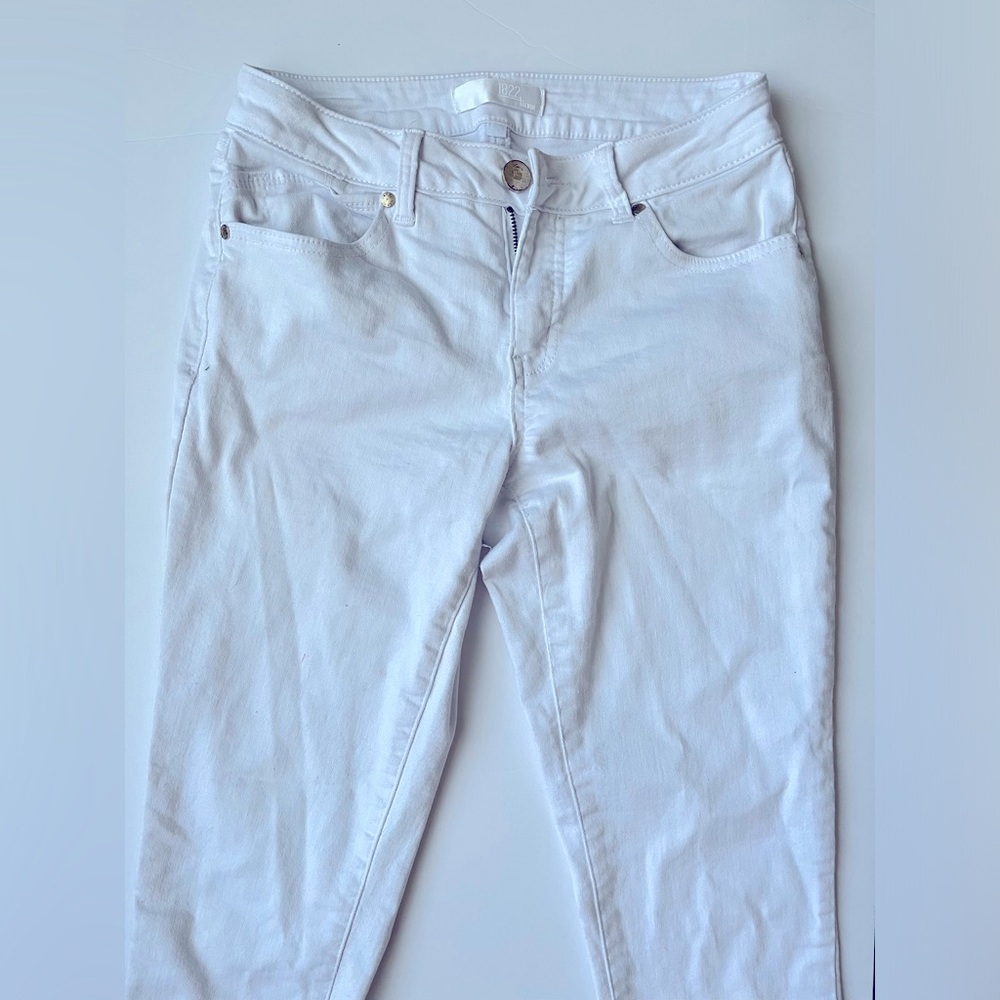 WHITE 1822 DENIM SKINNY JEANS